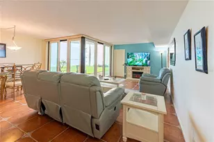 5541 Puerta Del Sol Blvd S, Saint Petersburg, FL 33715 - Photo 2
