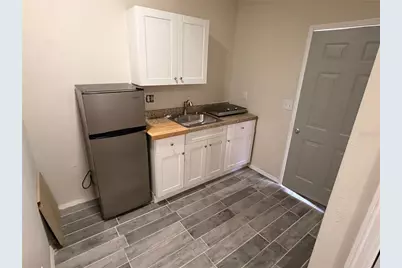 3719 Meadowbreeze Drive, Tampa, FL 33619 - Photo 10