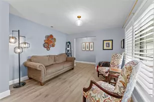 15102 Springview St, Tampa, FL 33624 - Photo 8