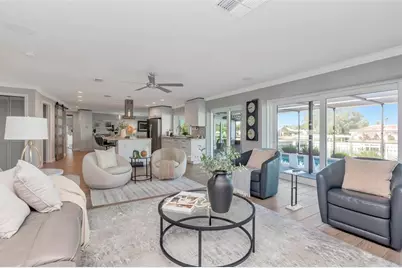 2001 Massachusetts Avenue NE, Saint Petersburg, FL 33703 - Photo 10