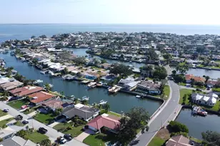 2001 Massachusetts Ave NE, Saint Petersburg, FL 33703 - Photo 64