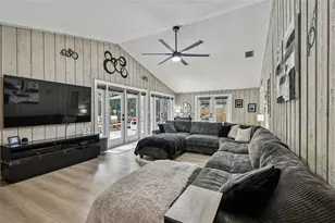 49 Valencia Cir, Safety Harbor, FL 34695 - Photo 40