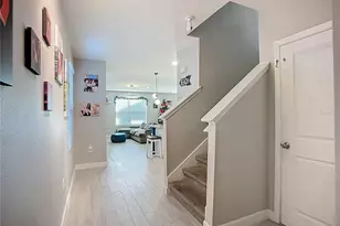 3231 Hilltop Cir, Bradenton, FL 34211 - Photo 2