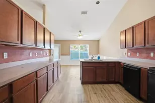 10490 Mayflower Rd, Spring Hill, FL 34608 - Photo 8