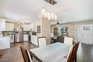 705 Bayshore Dr, Tarpon Springs, FL 34689 - Photo 12