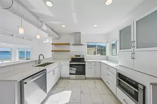 11055 6th St E, Treasure Island, FL 33706 - Photo 14