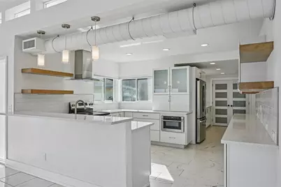 11055 6th Street E, Treasure Island, FL 33706 - Photo 14