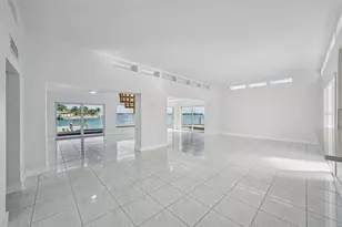 11055 6th St E, Treasure Island, FL 33706 - Photo 8