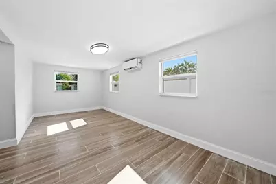 4234 Des Moines Street NE, Saint Petersburg, FL 33703 - Photo 18