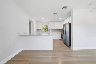 4234 Des Moines Street NE, Saint Petersburg, FL 33703 - Photo 10