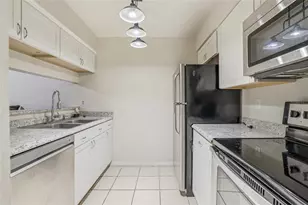 4004 Nestle Oaks Pl, Tampa, FL 33613 - Photo 18