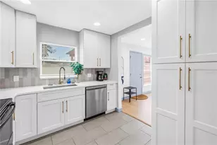 450 47th St S, Saint Petersburg, FL 33711 - Photo 14