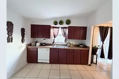 7326 Sheffield Road, Tampa, FL 33615 - Photo 10