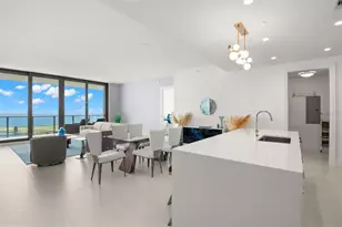 301 1st St S, Saint Petersburg, FL 33701 - Photo 2