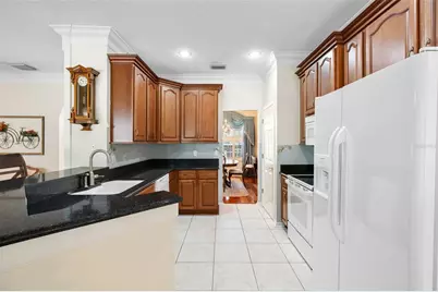4906 Willow Ridge Terrace, Valrico, FL 33596 - Photo 12