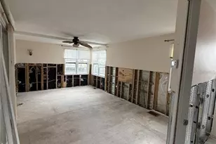 8780 43rd Ave N, Saint Petersburg, FL 33709 - Photo 18