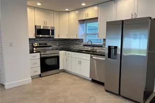 5815 Erin Ln S, Saint Petersburg, FL 33712 - Photo 6