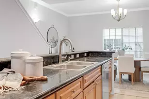 5246 Hampton Beach Pl, Tampa, FL 33609 - Photo 10