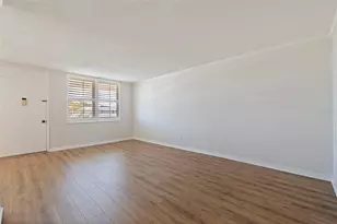 4890 Bay St NE, Saint Petersburg, FL 33703 - Photo 6