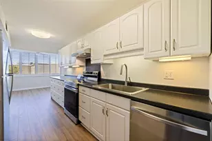 4890 Bay St NE, Saint Petersburg, FL 33703 - Photo 12