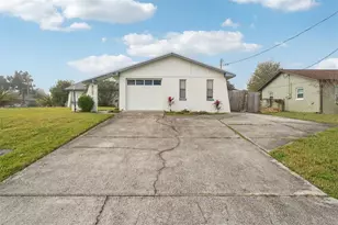 40 Flower Hill Ln, Palm Coast, FL 32137 - Photo 2