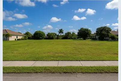 1105 SE 5th Court, Cape Coral, FL 33990 - Photo 4