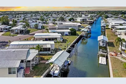 134 W Saint Annes Circle, Apollo Beach, FL 33572 - Photo 4