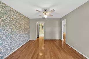 2211 Lark Cir W, Palm Harbor, FL 34684 - Photo 20