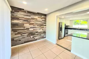 6345 Newtown Cir, Tampa, FL 33615 - Photo 10
