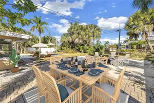 7047 S Shore Dr S, South Pasadena, FL 33707 - Photo 20