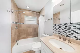 6930 30th Ave N, Saint Petersburg, FL 33710 - Photo 18