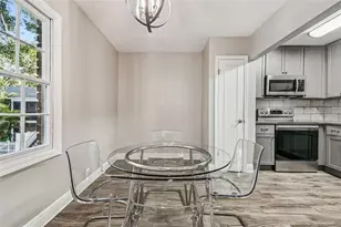 13691 Orange Sunset Dr, Tampa, FL 33618 - Photo 8