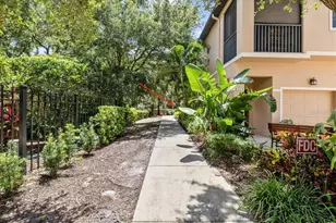4103 Via Piedra Cir, Sarasota, FL 34233 - Photo 2
