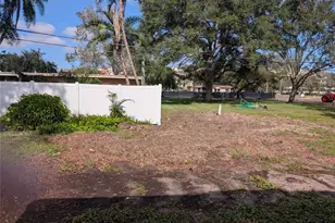 111 58th Ave S, Saint Petersburg, FL 33705 - Photo 8