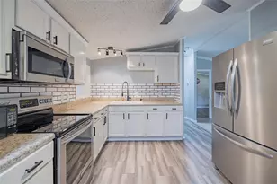 18832 Dorman Rd, Lithia, FL 33547 - Photo 10