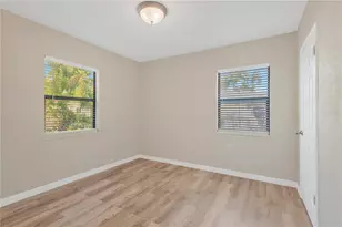 6207 S Kelly Rd, Tampa, FL 33611 - Photo 16