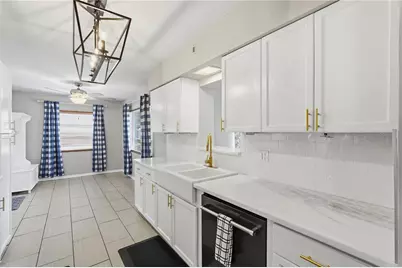 2701 64th Avenue S, Saint Petersburg, FL 33712 - Photo 8