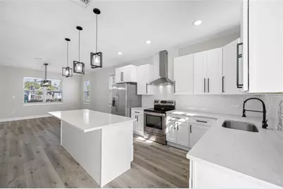 6910 Dartmouth Avenue N, Saint Petersburg, FL 33710 - Photo 8