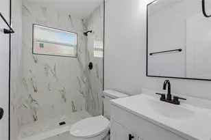 10906 N 28th St, Tampa, FL 33612 - Photo 24