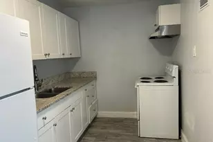 215 10th St SW, Largo, FL 33770 - Photo 6