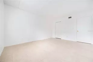 2860 Somerset Park Dr, Tampa, FL 33613 - Photo 14