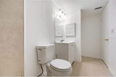 2860 Somerset Park Drive #103, Tampa, FL 33613 - Photo 12