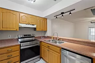 8411 Laurelon Pl, Temple Terrace, FL 33637 - Photo 4