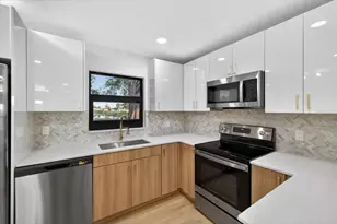 6107 Cole Dr, Tampa, FL 33634 - Photo 22