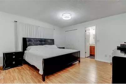 4729 E Serena Drive, Tampa, FL 33617 - Photo 12