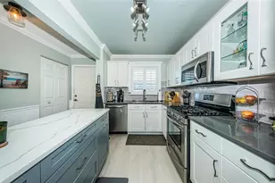 3010 59th St S, Gulfport, FL 33707 - Photo 12