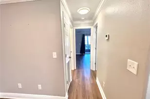 9105 Tudor Dr, Tampa, FL 33615 - Photo 10