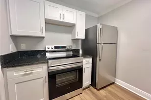 9105 Tudor Dr, Tampa, FL 33615 - Photo 8