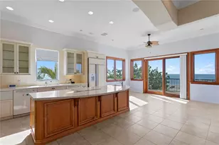 9546 W Gulf Blvd, Treasure Island, FL 33706 - Photo 10