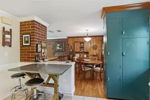 9403 N Edison Ave, Tampa, FL 33612 - Photo 6